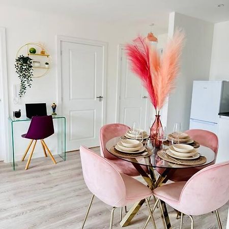 Central Derby Urban 2 Bedroom Flat - An Oasis Of Elegance! Free Parking And Wifi Suitable For Families And Professionals Dış mekan fotoğraf